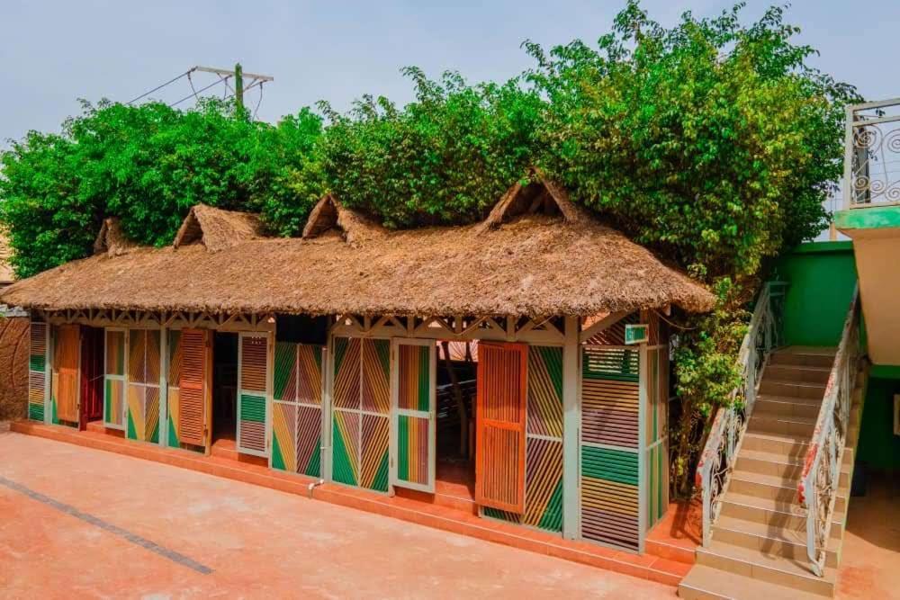 Dc Ambassadors Hotel Dawhwenya Exterior foto