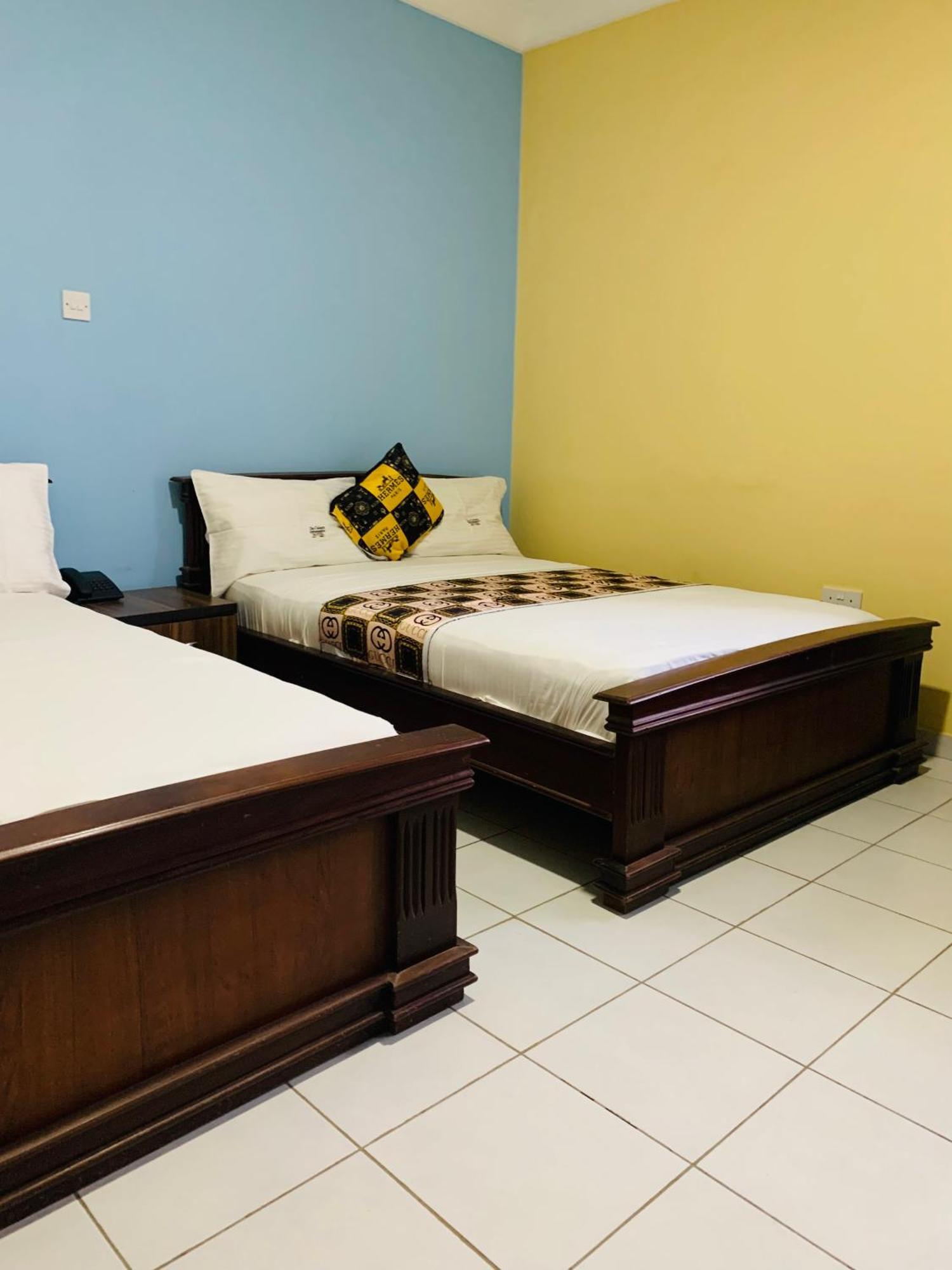 Dc Ambassadors Hotel Dawhwenya Exterior foto