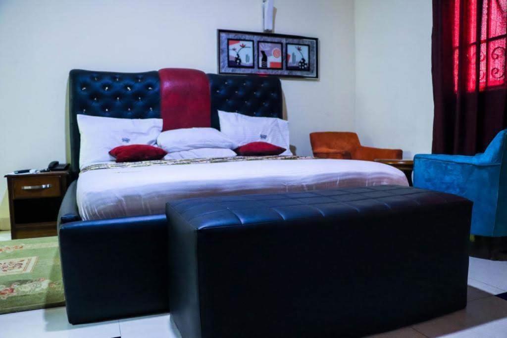 Dc Ambassadors Hotel Dawhwenya Exterior foto