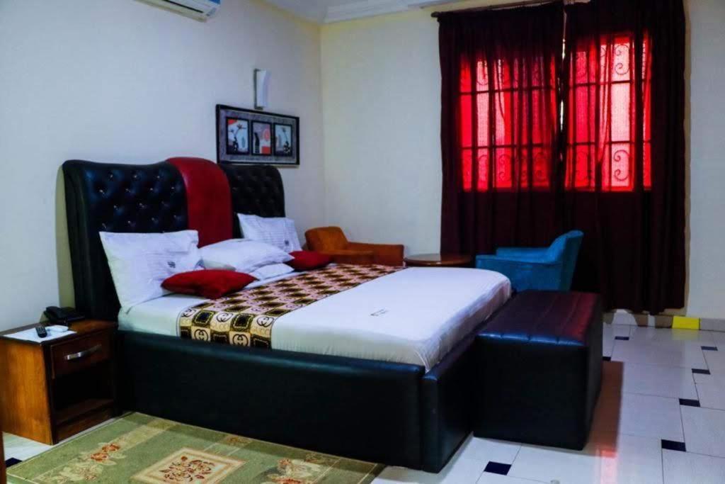 Dc Ambassadors Hotel Dawhwenya Exterior foto
