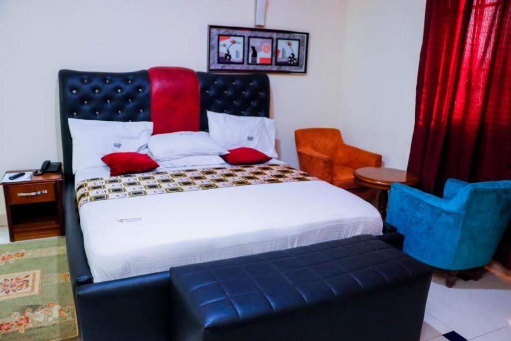 Dc Ambassadors Hotel Dawhwenya Exterior foto